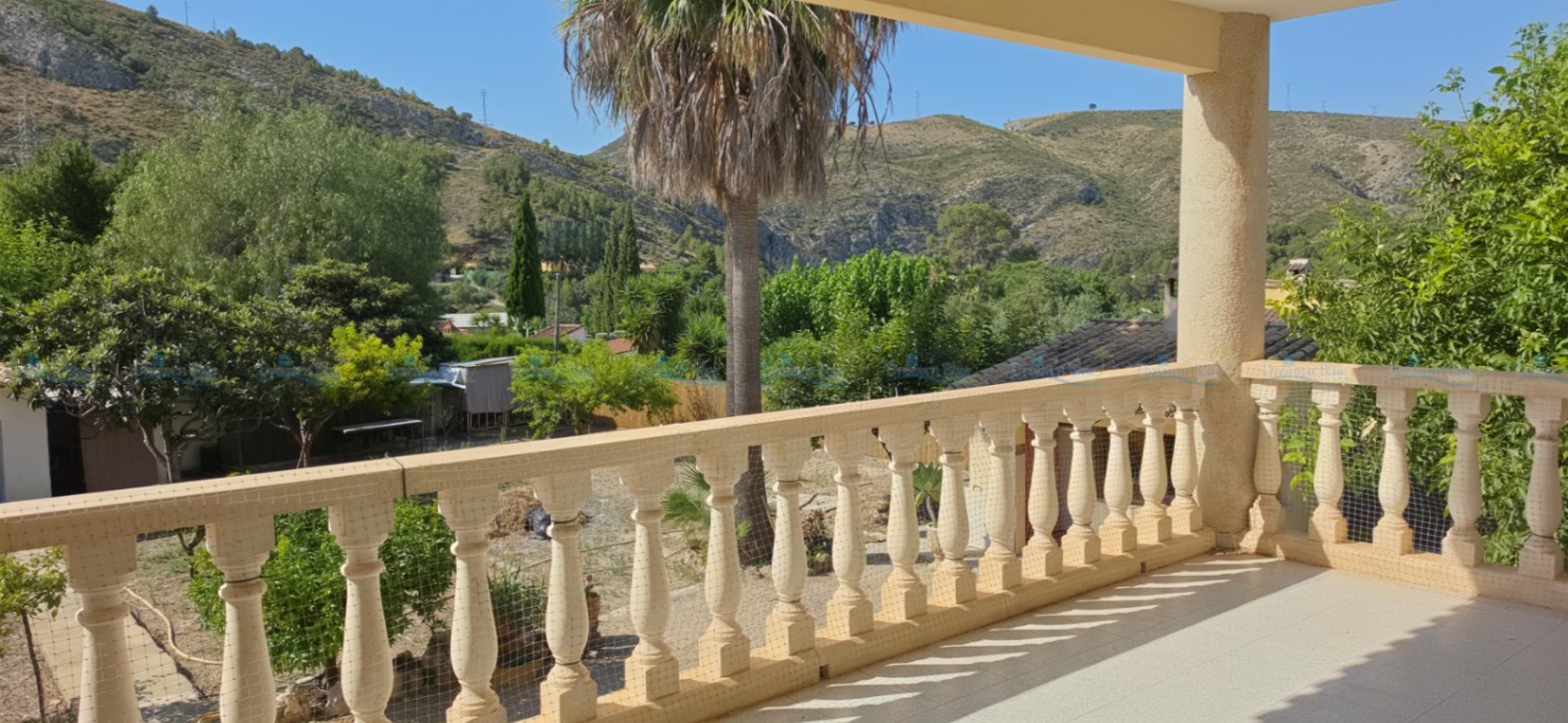 Villa for sale in Ontinyent