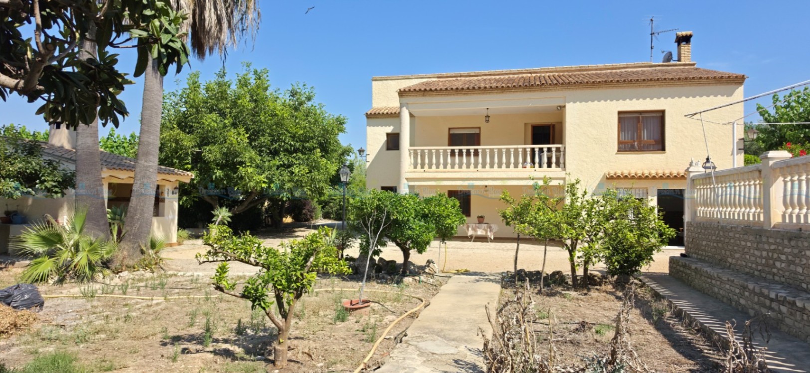 Villa for sale in Ontinyent