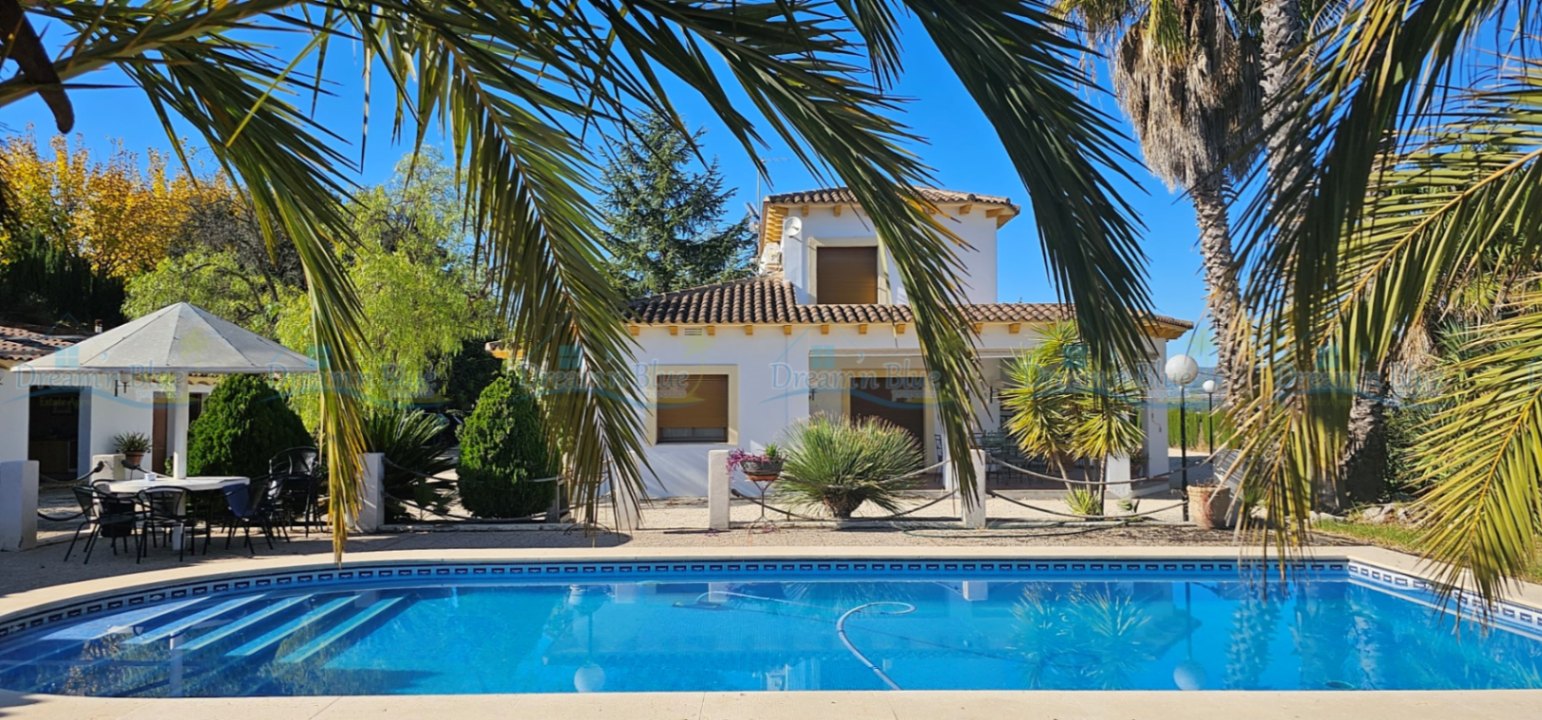 Villa for sale in Ontinyent
