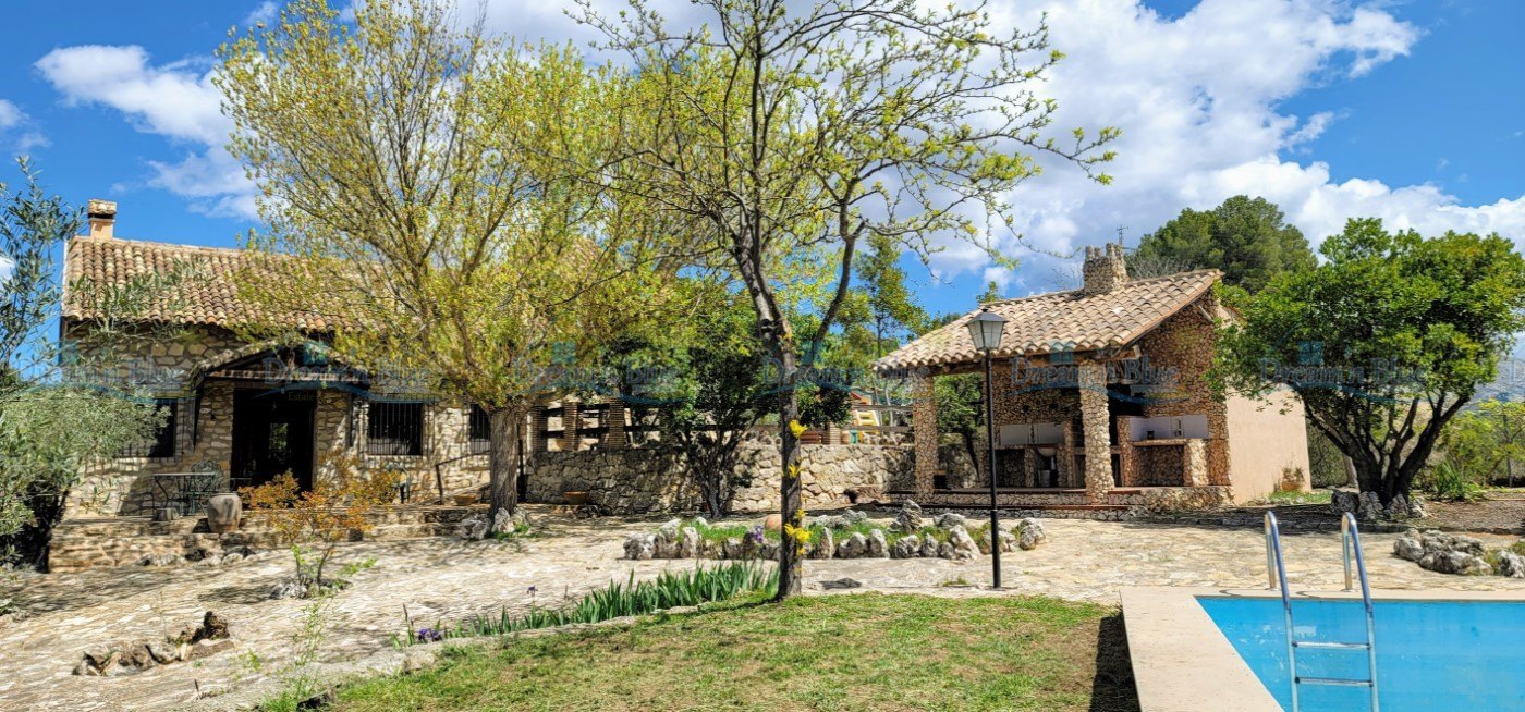 Villa for sale in Cocentaina