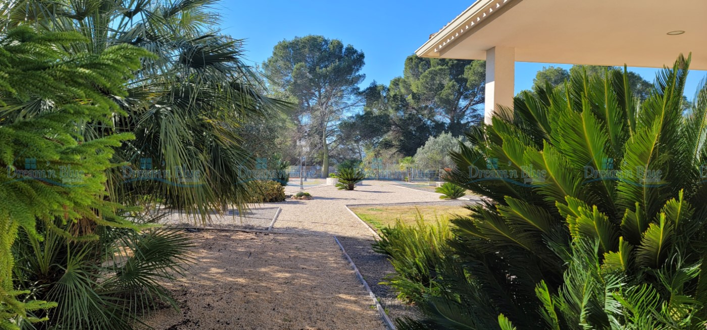 Villa for sale in L'Olleria
